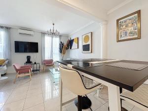 INTUITION - Cannes centre - 6-8 Couchages