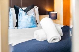 City Centre - Chinatown - Apartment - Balcony - Secure Parking - Fast WIFI - 39A