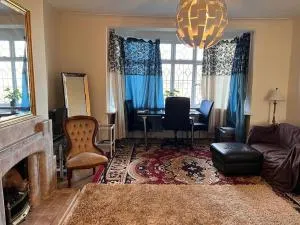 Large Studio flat near Heathrow&Thames River quiet area&historic features - Twickenham