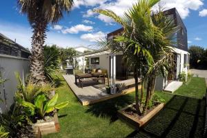 Aloha Beach House - one block from Papamoa beach - Ubytování bez kategorie ve městě Papamoa