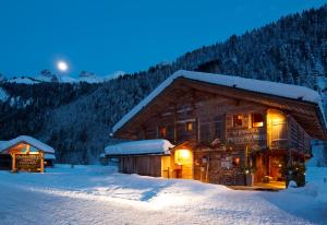 Chalet-Hôtel Les Fermes de Pierre & Anna photo 21