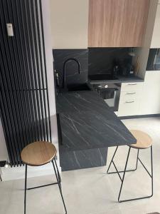 Studio neuf à 5 min plages et gare