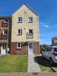 Driftmark Beachfront location Aberavon Beach Sea Views Large Driveway parking private site fibre optic wi fi - Cymmer