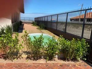 Casa com piscina a beira mar - 因贝