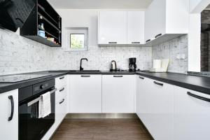 Apartman Lavanda sa bazenom i okućnicom 4*