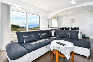 Apartman Lavanda sa bazenom i okućnicom 4* 