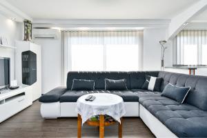 Apartman Lavanda sa bazenom i okućnicom 4* 