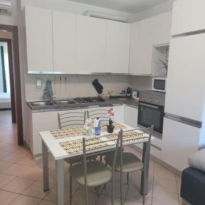 APP 7 Modern apartment with private garden
