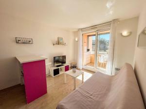 Coquet studio dans résidence avec piscine Sanary