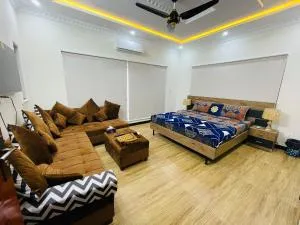 Motorway Majesty Lodges - Near Islamabad International Airport & Motorway - Wāh