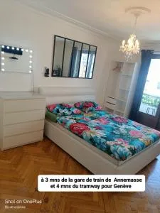 Chambre d'hôte avec salle de bain et balcon privé - 3 mins à pied de la gare - Génève accès direct - 韦特拉蒙图