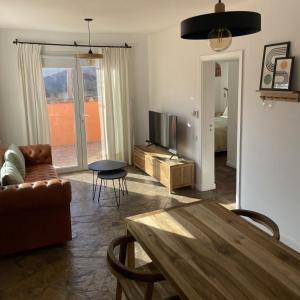 Depto en Lago con Cochera y Parrilla - 3 Ambientes - Tandil