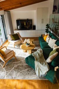 Oceanview Sunset Villa Hallett Cove 3BR 2Bath Large Deck Free Parking