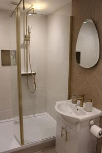 PIER House - Luxury seafront, Newly renovated!
