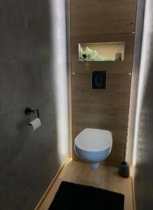 Metsavaatega majake Pärnu piiril