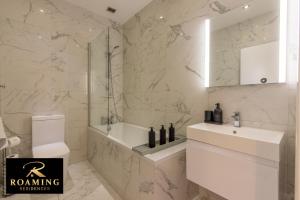 Sleeps 6 - Central - Free Secure Parking - 2 Bath