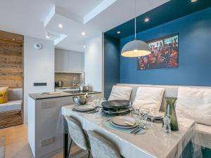 Appartement de standing avec garage, wifi et terrasse au pied des pistes à Val-dIsère - FR-1-694-332