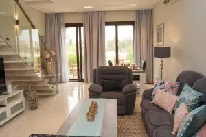 Stylish Townhouse Retreat in the Heart of Salalah by Bespoke Holiday Homes - Wādī Khasbar