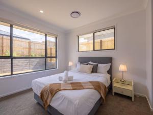 Brand New 4Bs Home near Shops and Park at Greenbank