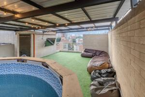 Balcón en Laureles, AC, Piscina, Estacionamiento 601