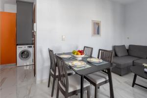 Elevate Your Escape Heraklion Boutique 2-Bed Seaview Apartment on Floor 2