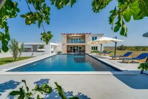 Villa Kotari in Zemunik Gornji - Haus für 10-12 Personen - Simurina