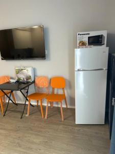 Студия с бассейном во дворе White Sails