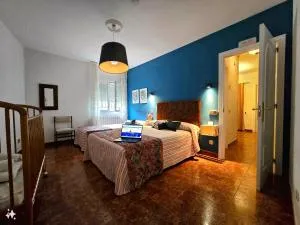 ZONE1 rentals SEGOVIA apartamento 1 dormitorio con CHIMENEA y WIFI para 1, 2 ó 3 personas Aparcamiento GRATUITO Cocina completa - Madrona