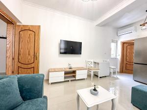 TURQUOISE Central 2BR Apartment