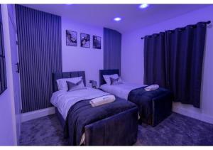 Spacious Manchester Duplex 2BR Parking Sleeps 6