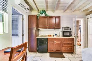 Peaceful Studio Near Golf Course in Clearwater!