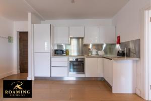 Sleeps 6 - Central - Free Secure Parking - 2 Bath