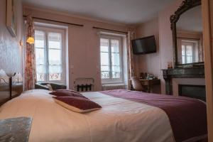Hotels Hotel De La Ferte : photos des chambres