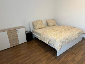 Schöne 2 Zi Whg MG Altstadt