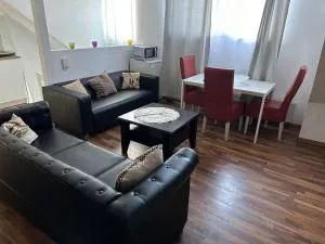 Schöne DG Whg in MG Zentrum - Dahl