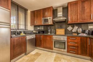 ViVi Homes - Olsson Pool, Terrace & Beach