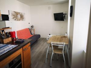 Appartements Cosy & calme, centre-ville : photos des chambres