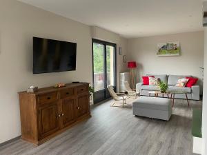 Maison LImpasse, spa extérieur, cheminée et piscine chauffée lété