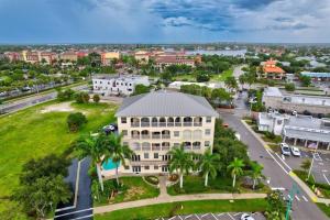 Elevated 886 Amazing Condo Park View - 3hvězdičkové hotely ve městě Marco Island