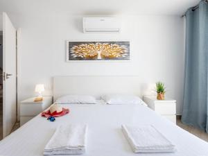 Stunning villa Mila in MadroƱal, heated pool