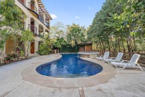 Gav10 Modern Pool Side Condo in Quiet Area of Tam