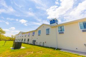 Cobblestone Inn & Suites - Winters