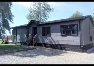 Puddledock - luxury lodge - Romney Marsh, Kent - Snargate