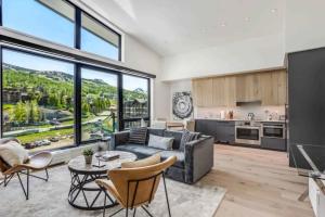 Electric Pass Lodge 605 by Snowmass Mountain Lodging