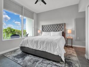 Lake Eola Thornton Park Modern 2Bed 2Bath Secure Parking