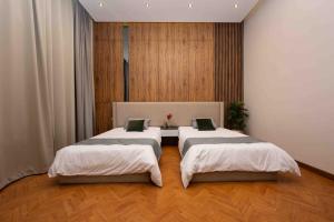 4 master bedrooms villa with private swimming pool