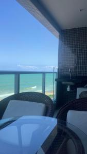 LUXUOSO APARTAMENTO BEIRA-MAR COM SACADA em MACEIÓ