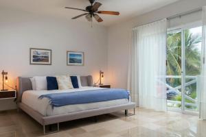 Costa Brava Apartments I Ocean Front