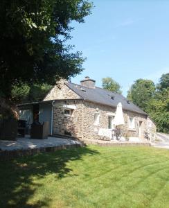 Maisons de vacances La pierre du bois : Maison 2 Chambres