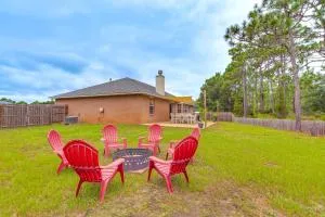 Pensacola Home with Fire Pit, 7 Mi to Beaches! - Perdido Key